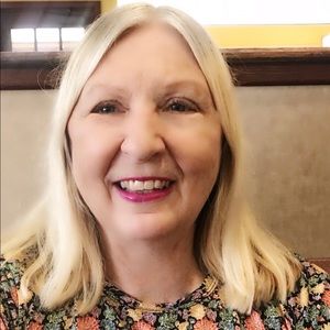Meet your Posher, Debbie